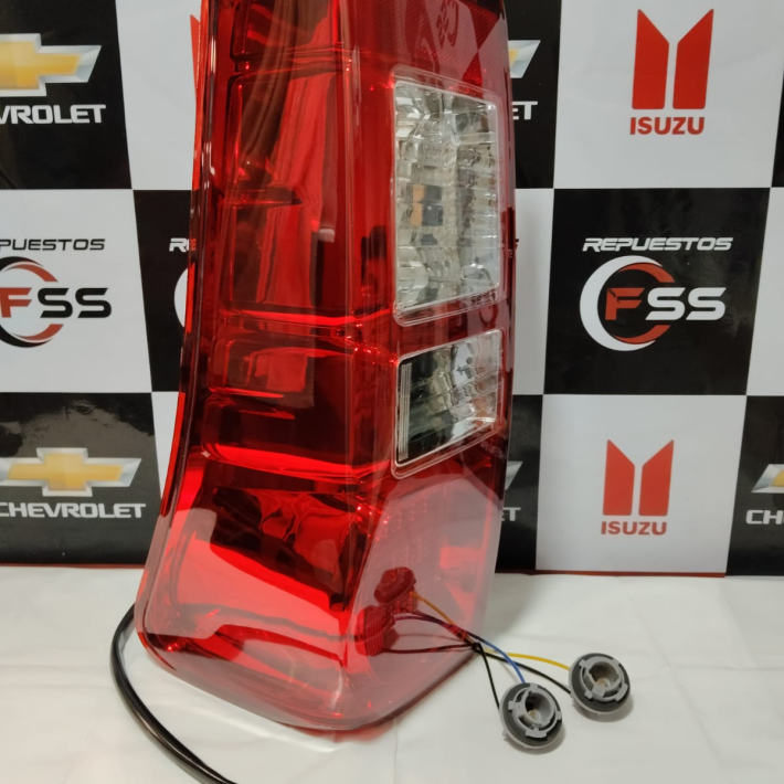 Farol Trasero RH DMAX LED 2014/ADELANTE.