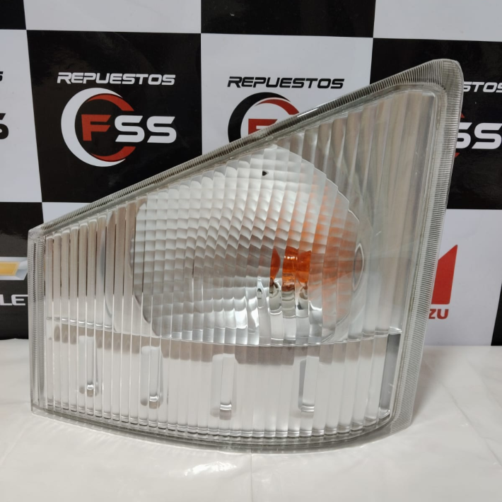 Farol Delantero señalizador NKR,NPR 2008 en adelante.