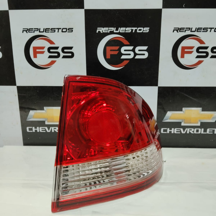 Farol Corsa Pluss RH.Sedan 94 en adelante