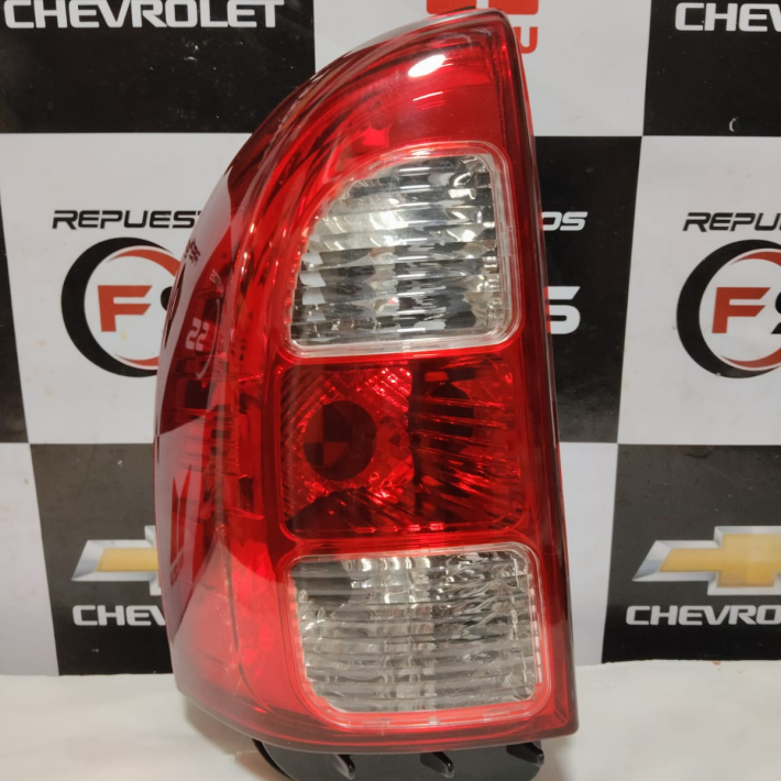 Foco trasero 5 puertas Corsa mexico LH. 2009/en adelante