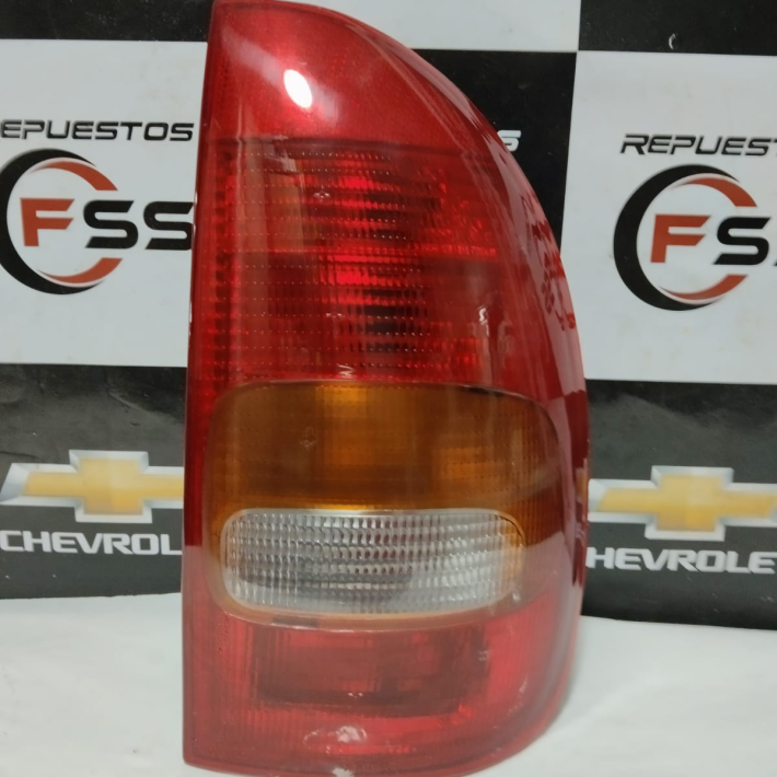 Farol Trasero Corsa 1994/99 derecho.