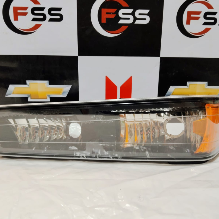 LAMPARA DELANTERA RH. ESQUINA COLORADO 04/12 ORIGINAL